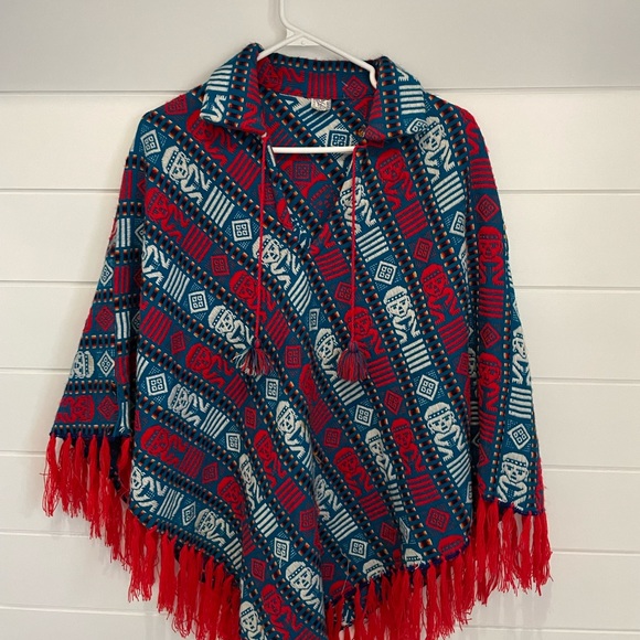 Peru poncho - Picture 1 of 3